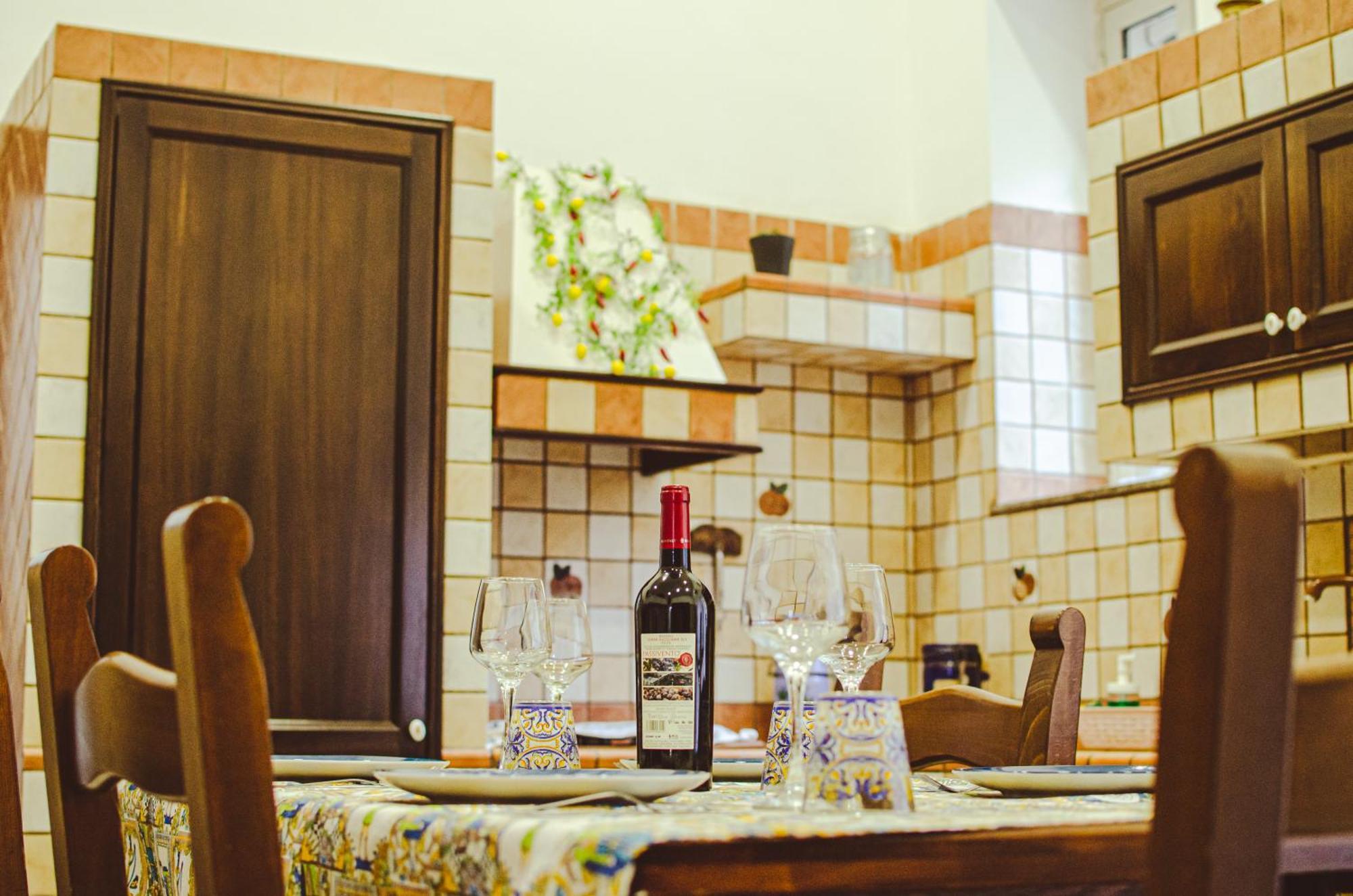 הוילה קטאניה Monserrato House מראה חיצוני תמונה