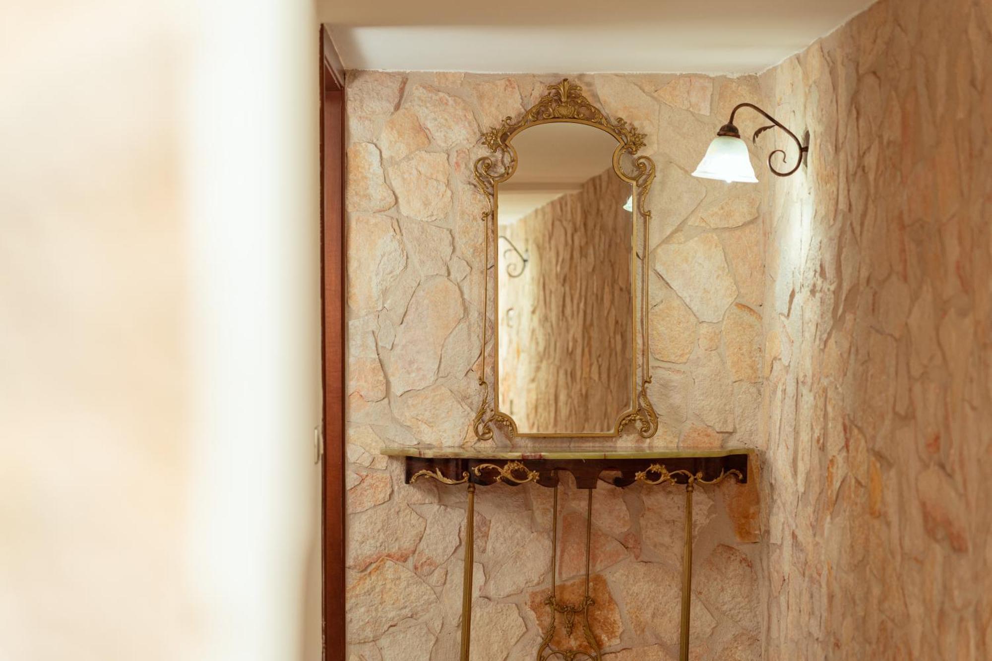 הוילה קטאניה Monserrato House מראה חיצוני תמונה
