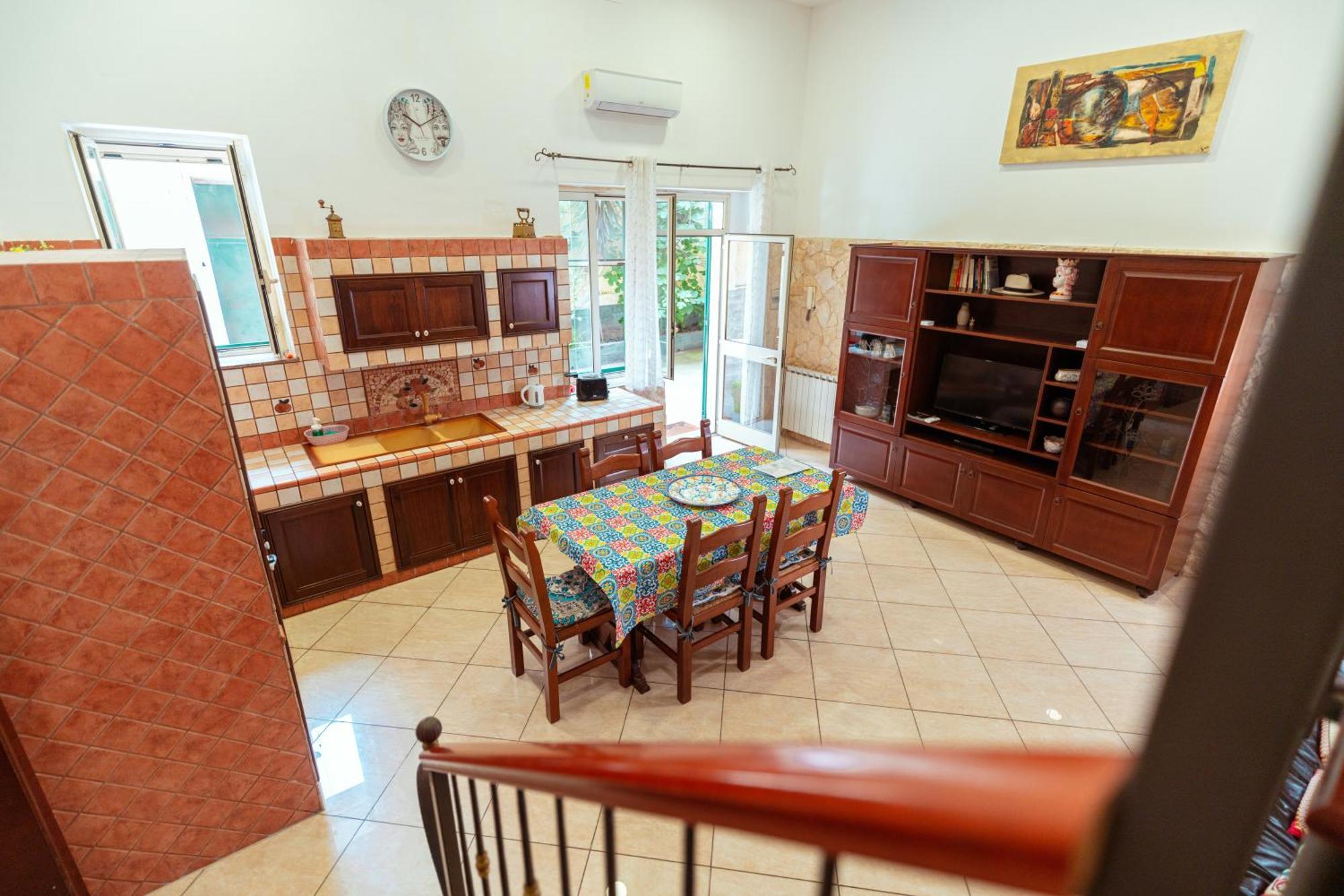 הוילה קטאניה Monserrato House מראה חיצוני תמונה