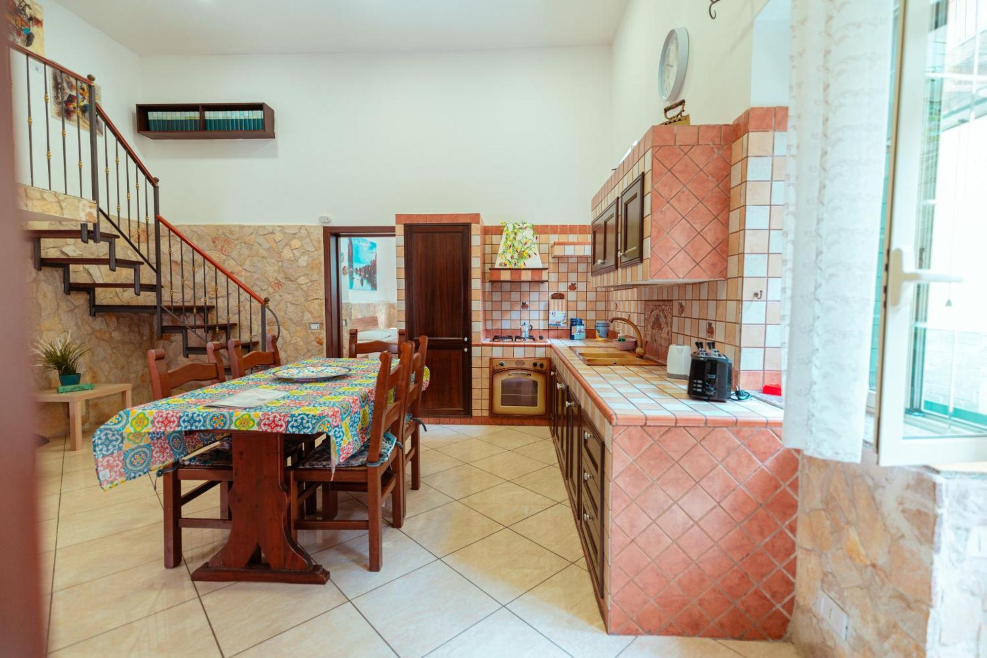 הוילה קטאניה Monserrato House מראה חיצוני תמונה