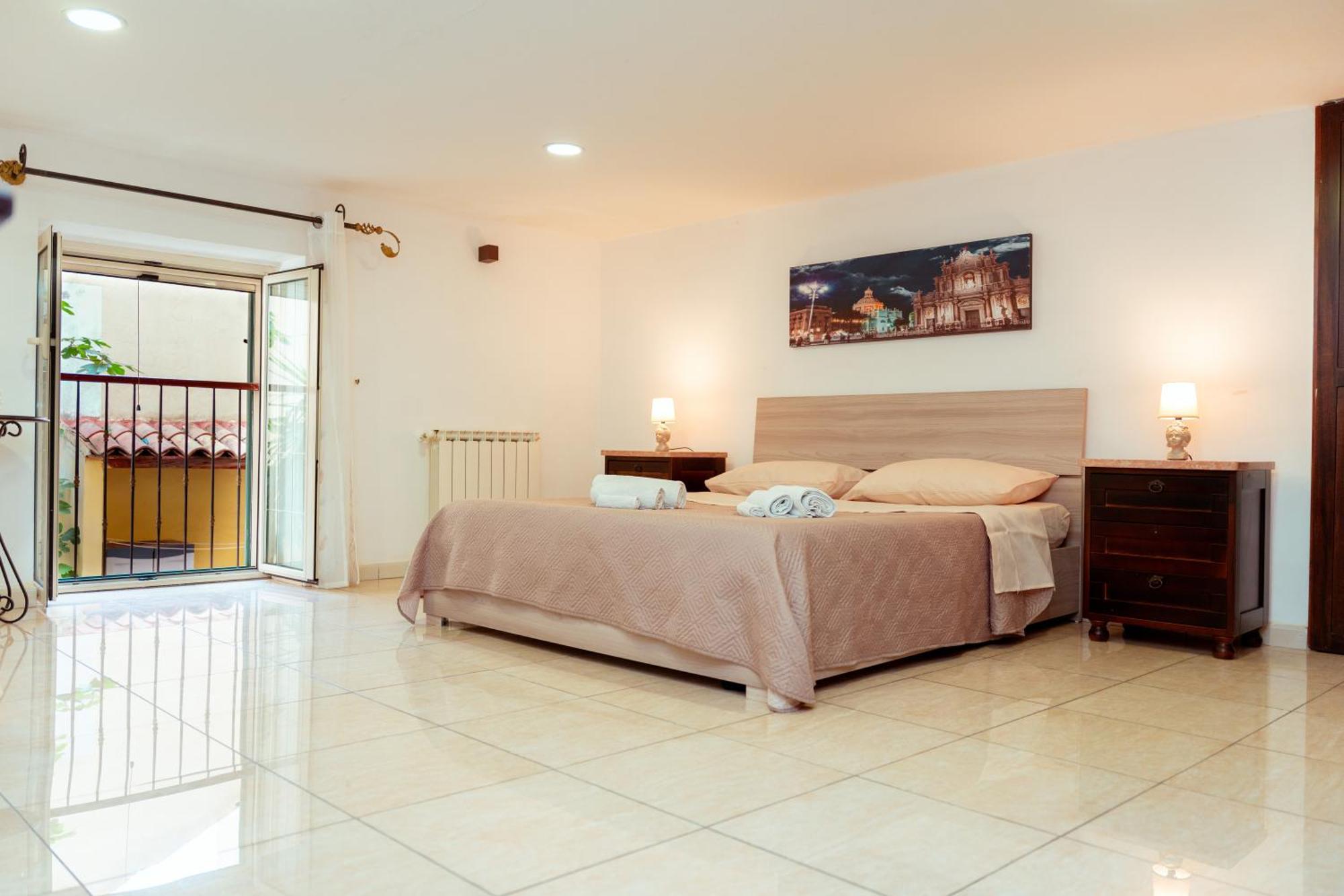 הוילה קטאניה Monserrato House מראה חיצוני תמונה